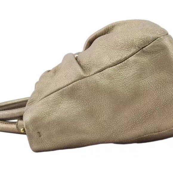 Salvatore Ferragamo Handbag Vara Leather x Gold Hardware Authentic Used - Picture 3 of 10